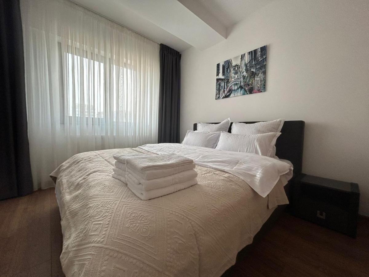 Regie Sunset Apartment Bukares Bagian luar foto
